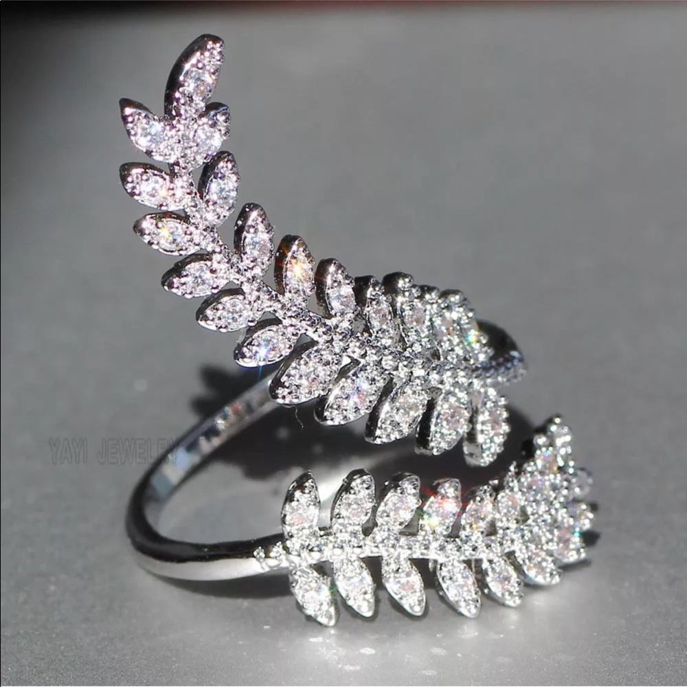 New Item✨ Crystal Leaf Ring 😍✨ - Picture 6 of 6